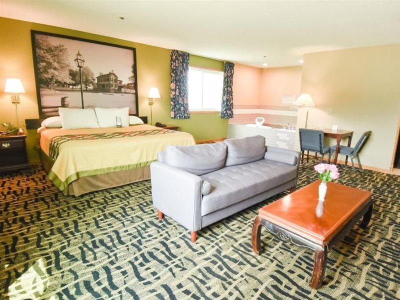 Super 8 By Wyndham Mclean/bloomington Sw