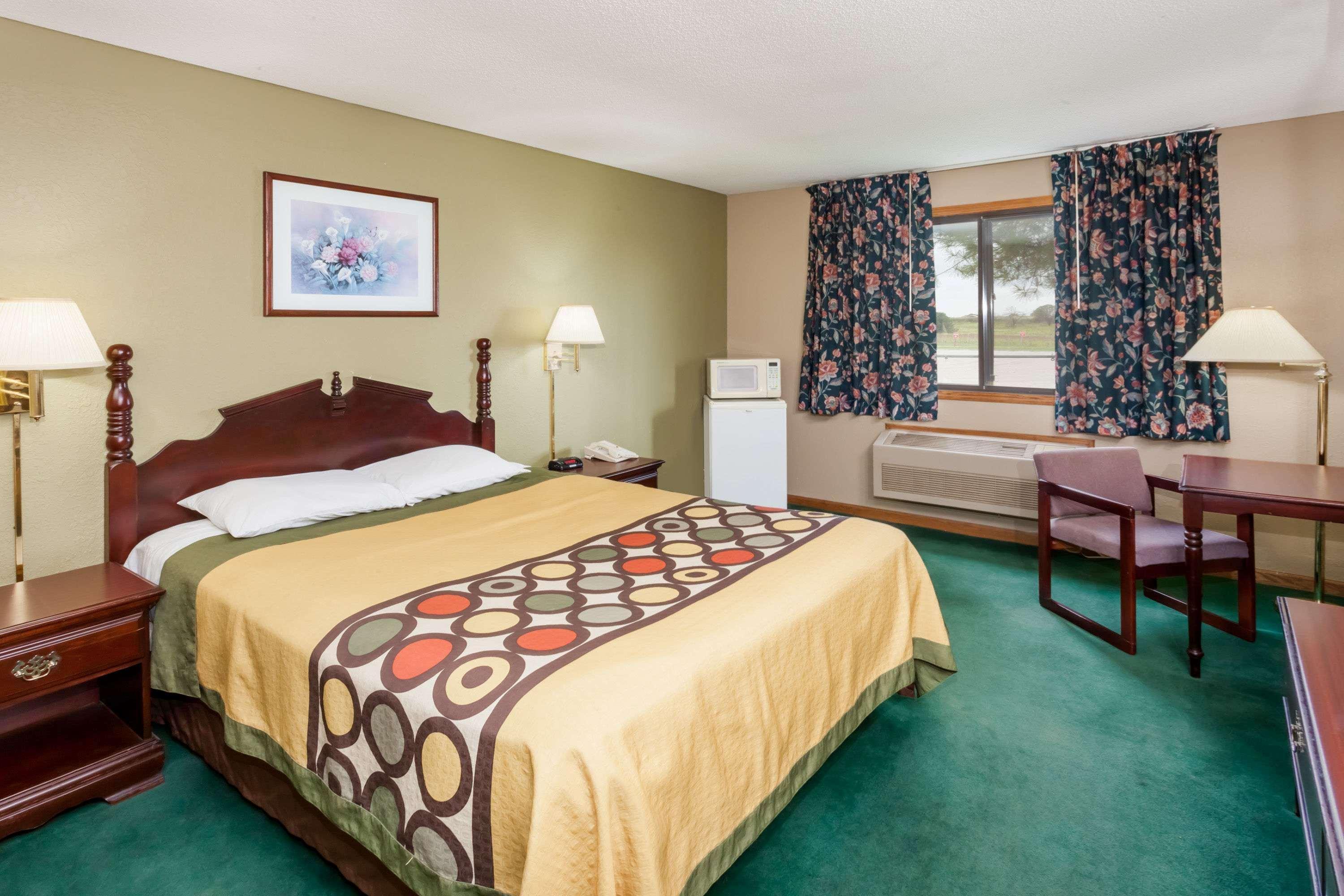 Super 8 By Wyndham Mclean/bloomington Sw McLean