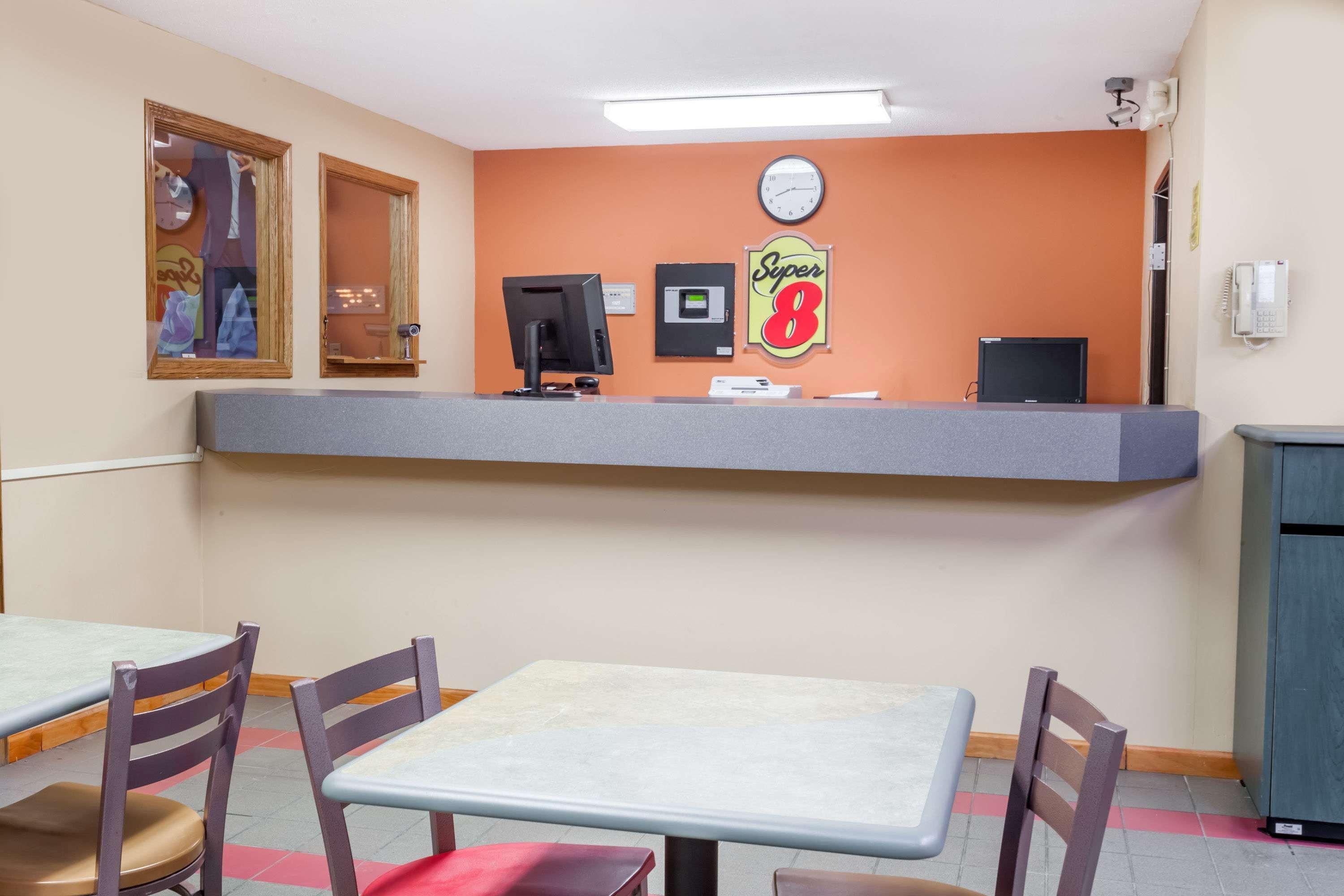 Motel Super 8 By Wyndham Mclean/bloomington Sw McLean