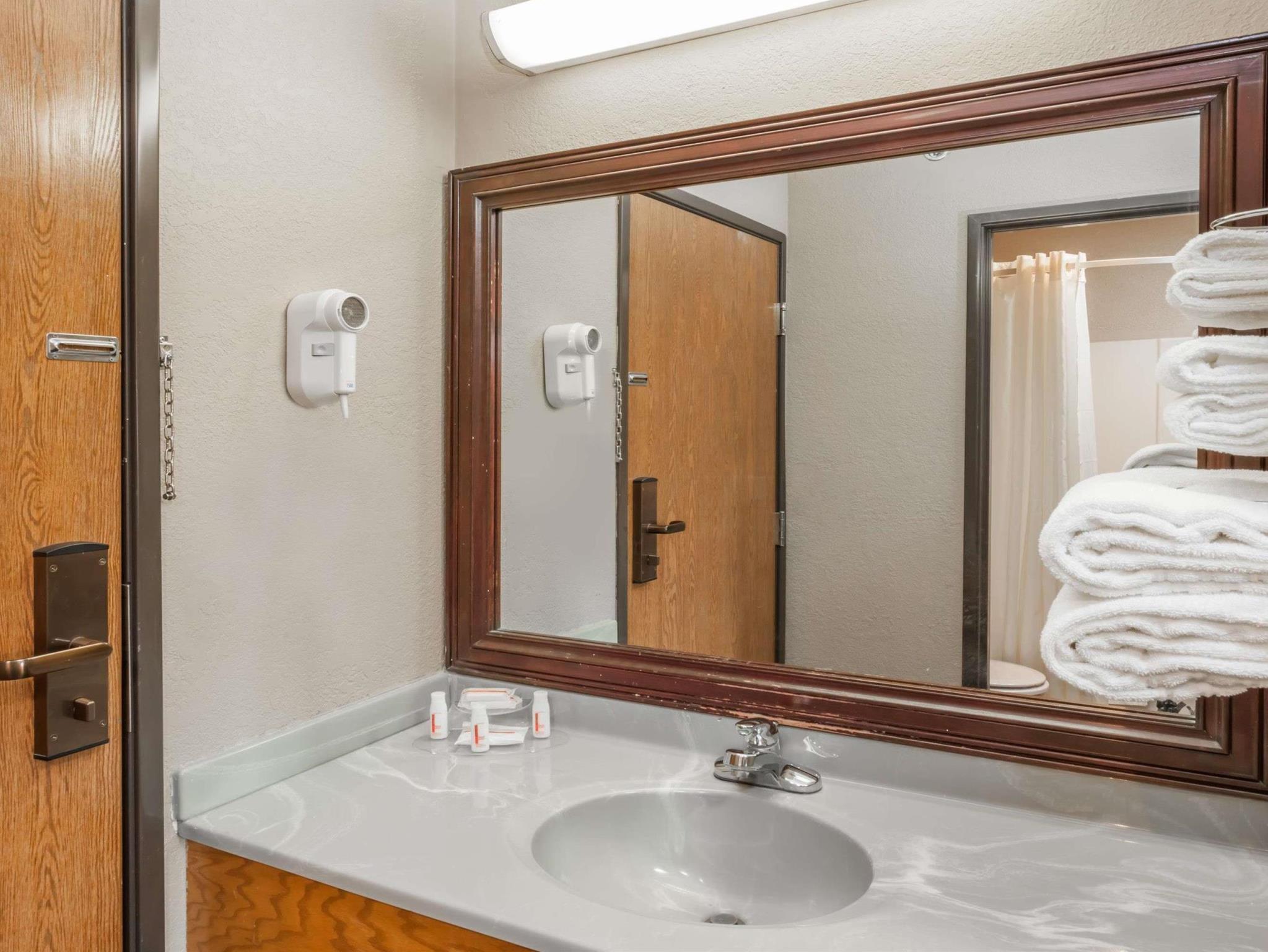 Motel Super 8 By Wyndham Mclean/bloomington Sw 2*