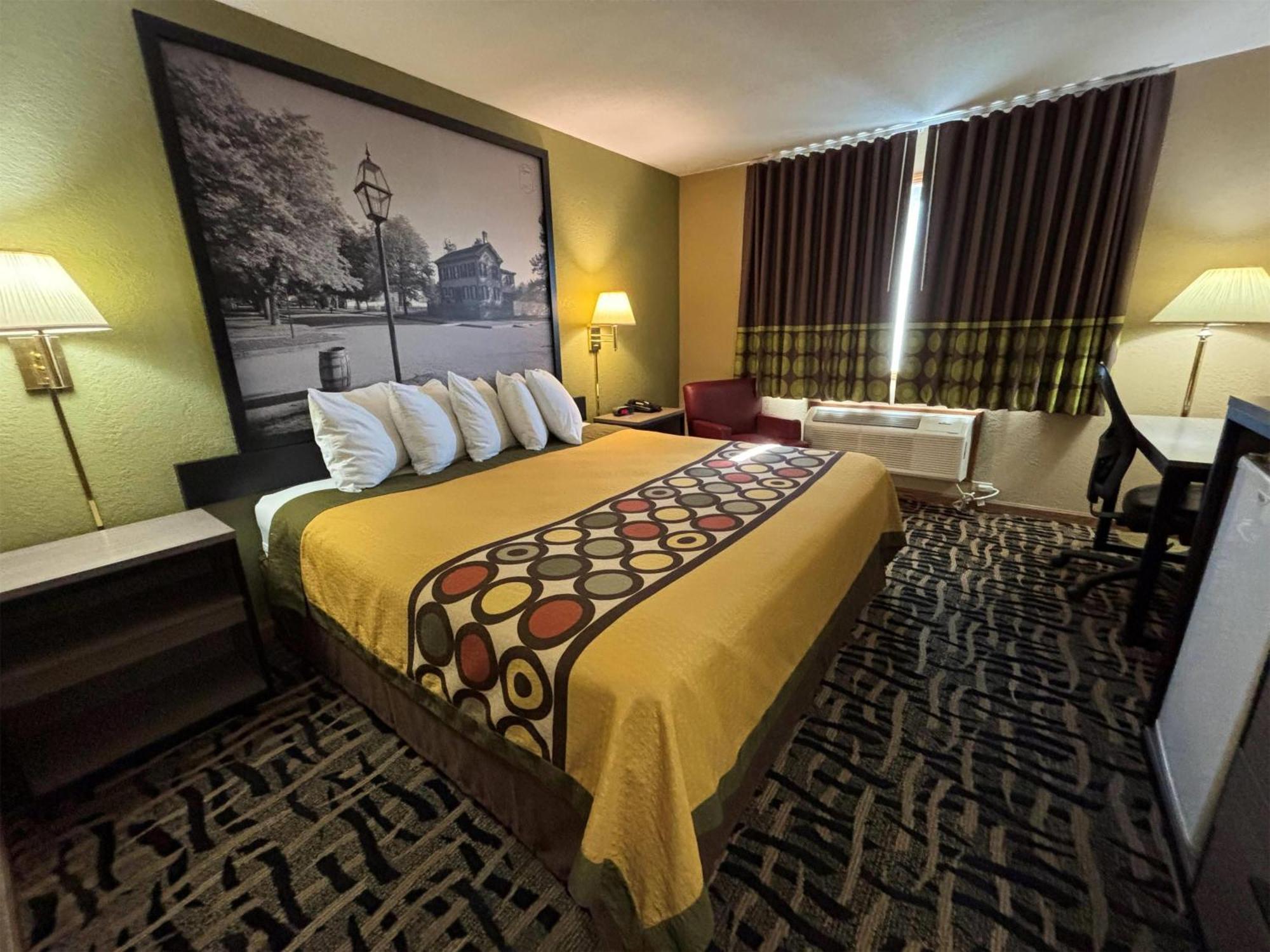 Super 8 By Wyndham Mclean/bloomington Sw 2*