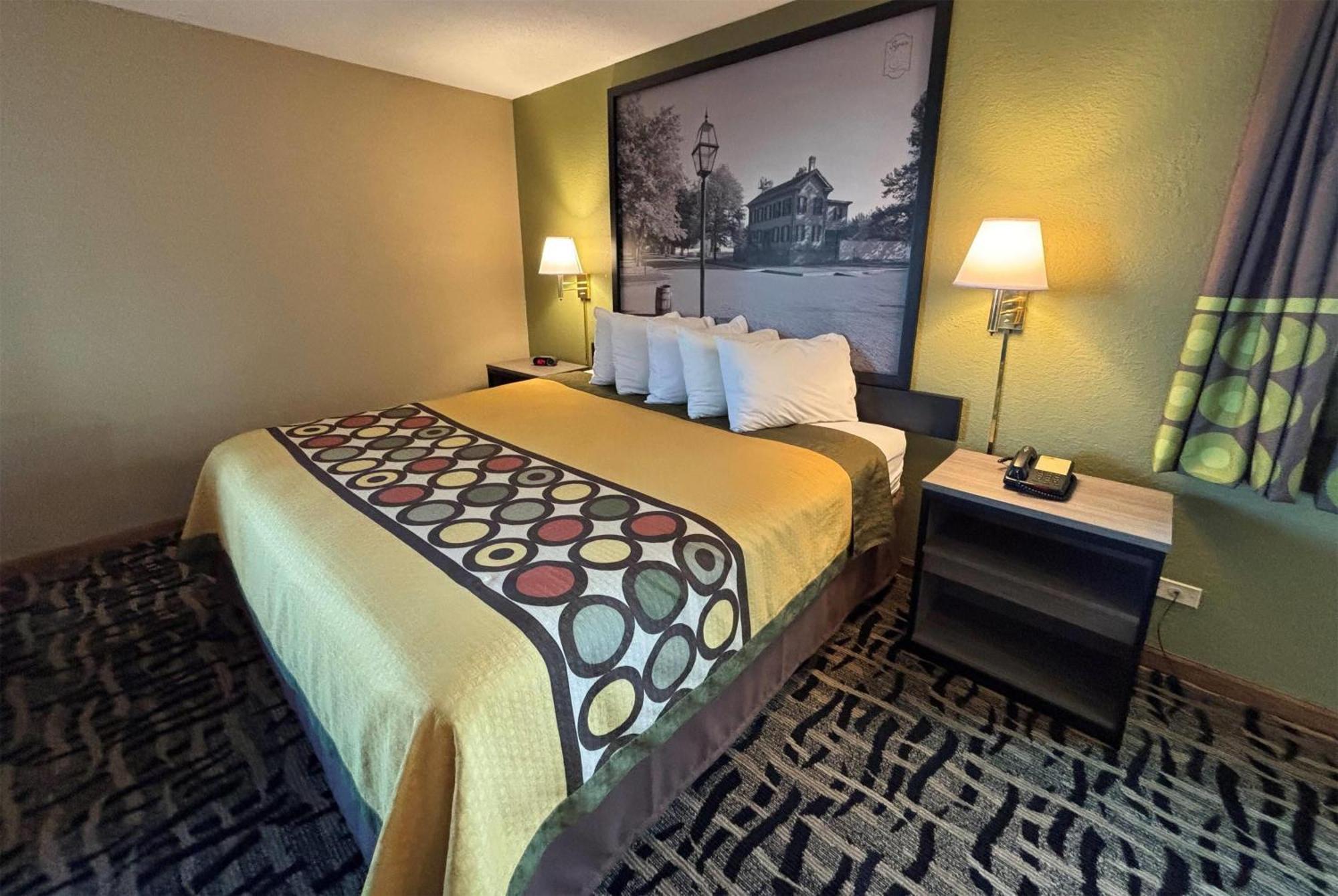 Super 8 By Wyndham Mclean/bloomington Sw Motel 2*