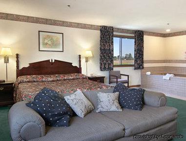 Super 8 By Wyndham Mclean/bloomington Sw Motel 2*