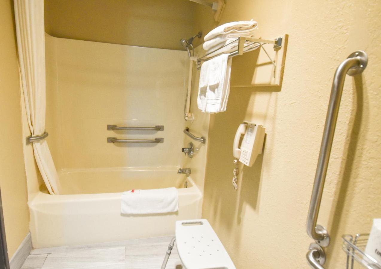 Super 8 By Wyndham Mclean/bloomington Sw 2*