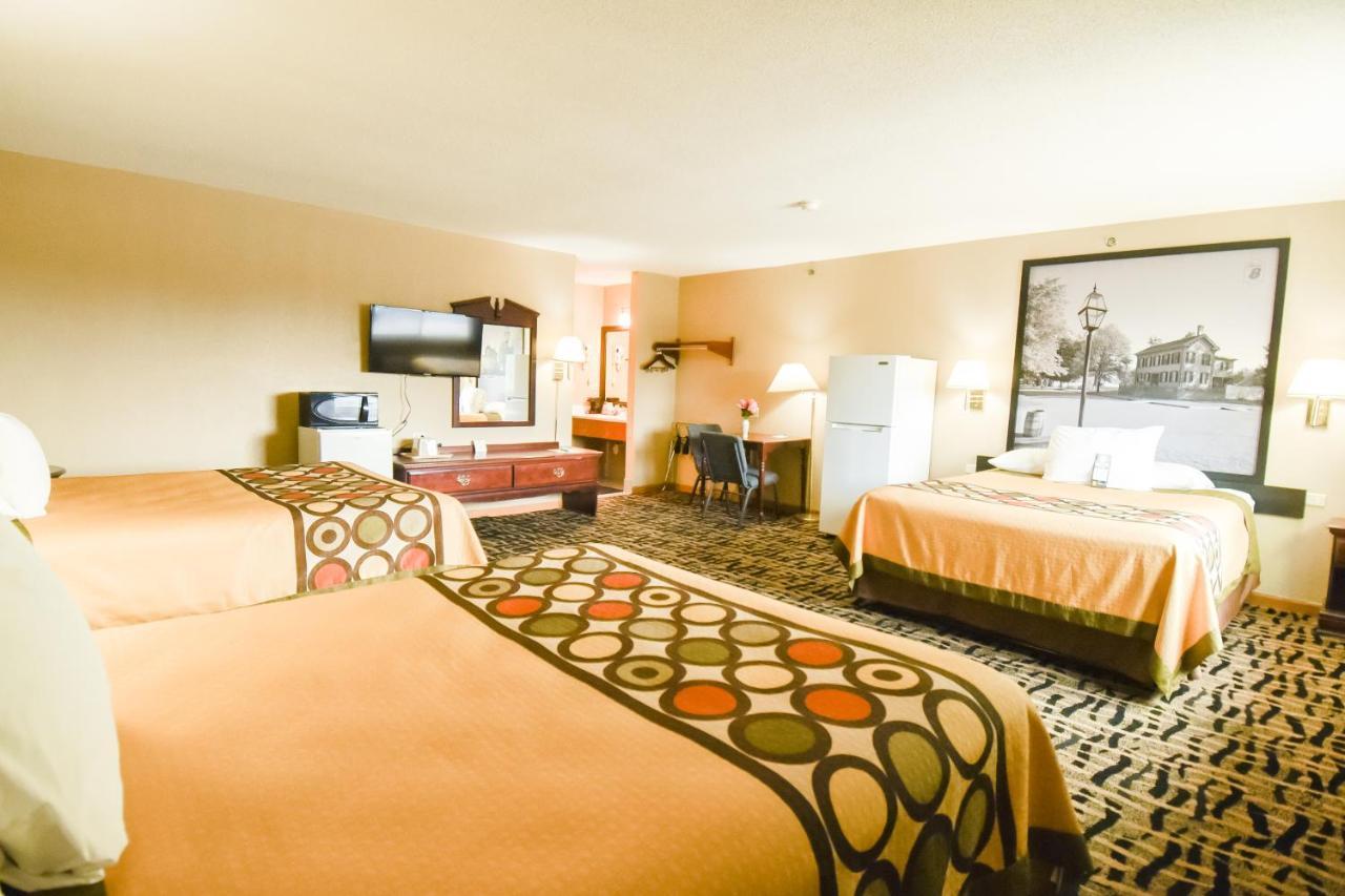 Super 8 By Wyndham Mclean/bloomington Sw Motel 2*