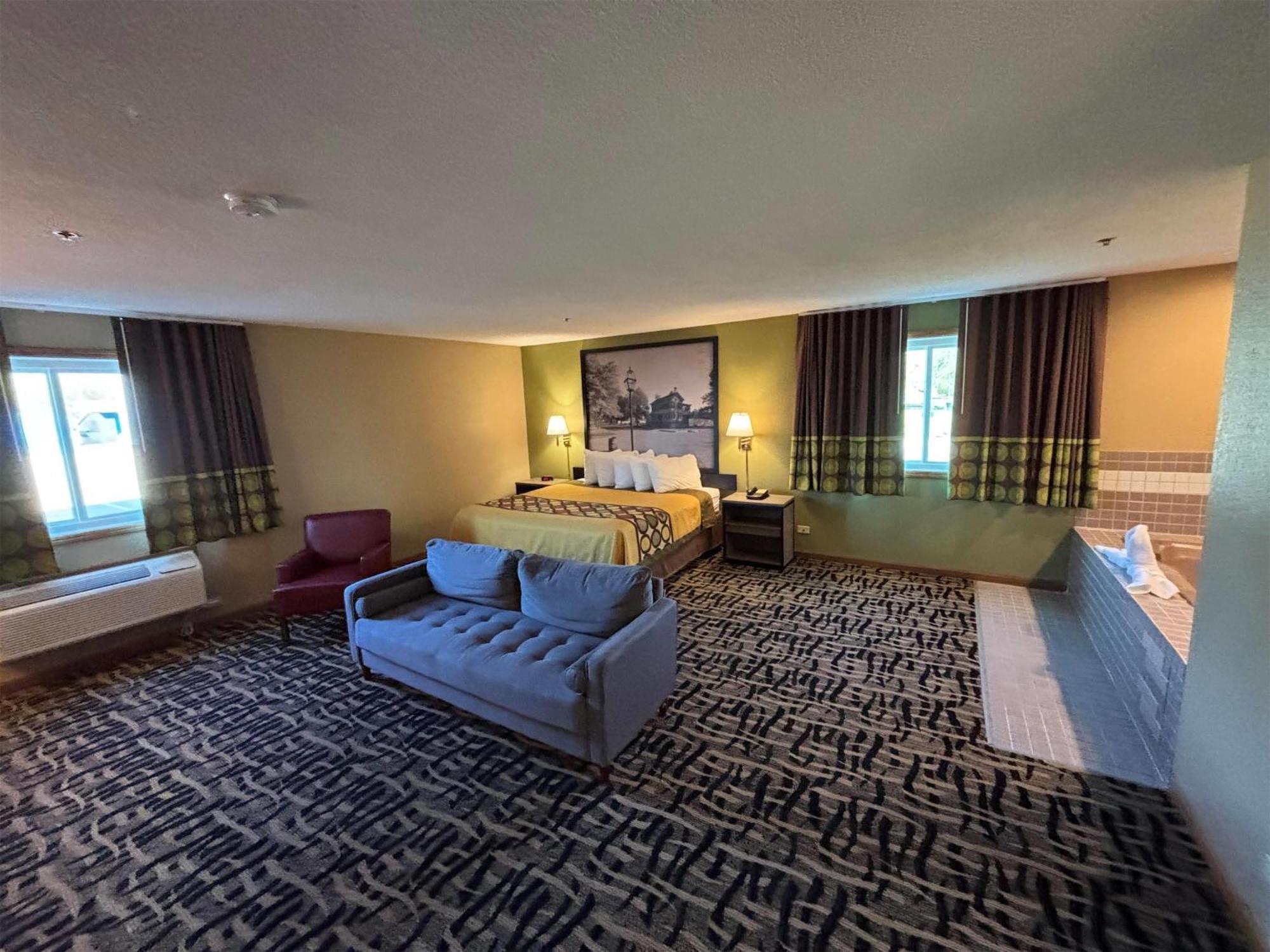 Super 8 By Wyndham Mclean/bloomington Sw Motel